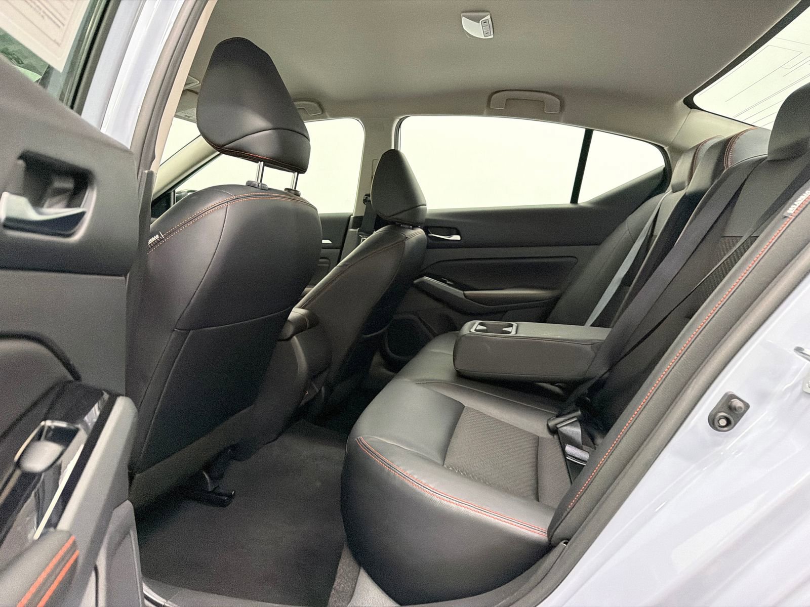 Used 2023 Nissan Altima 2.5 SR FWD image 14