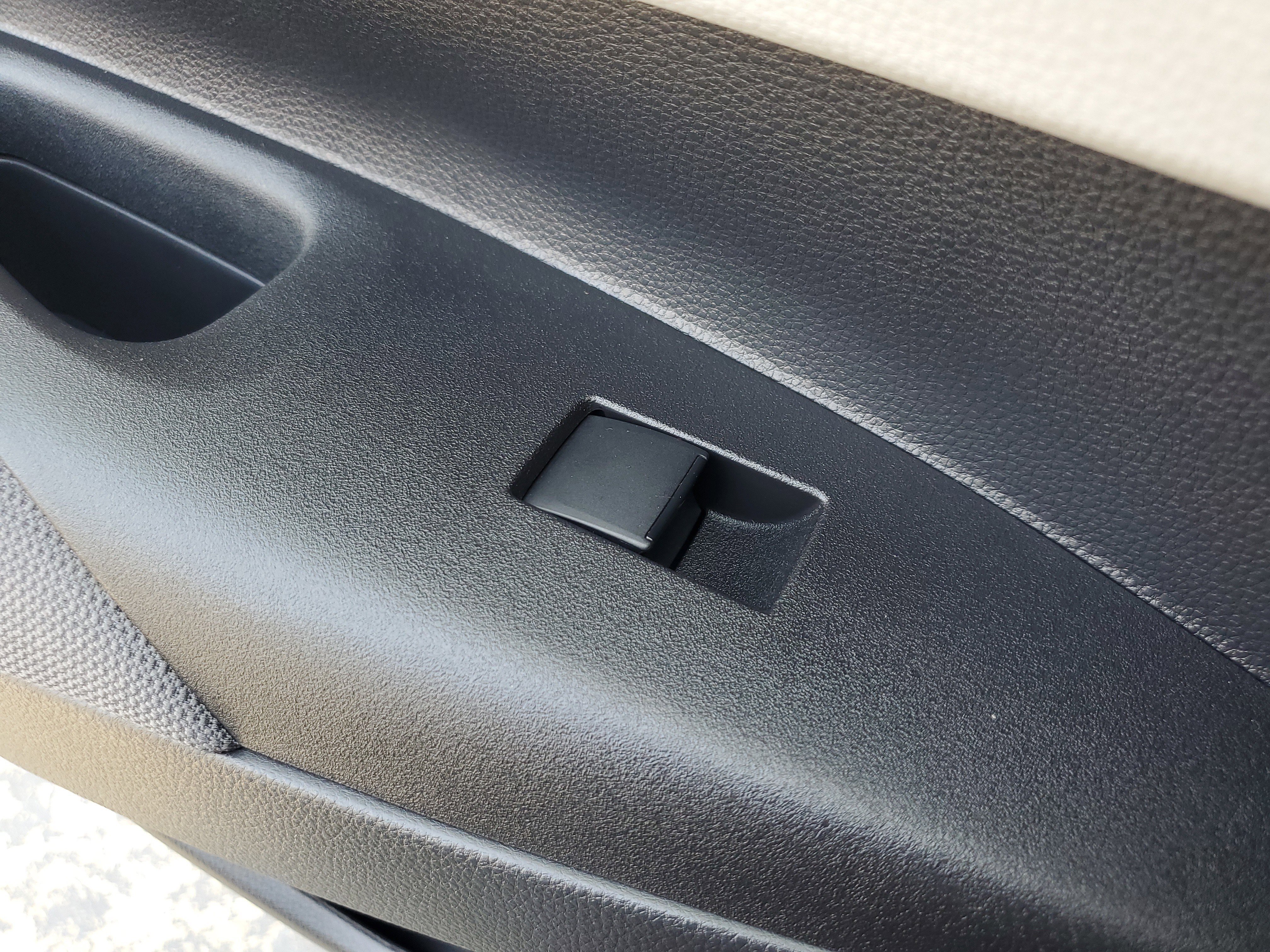 Used 2025 Toyota Corolla LE FWD image 14