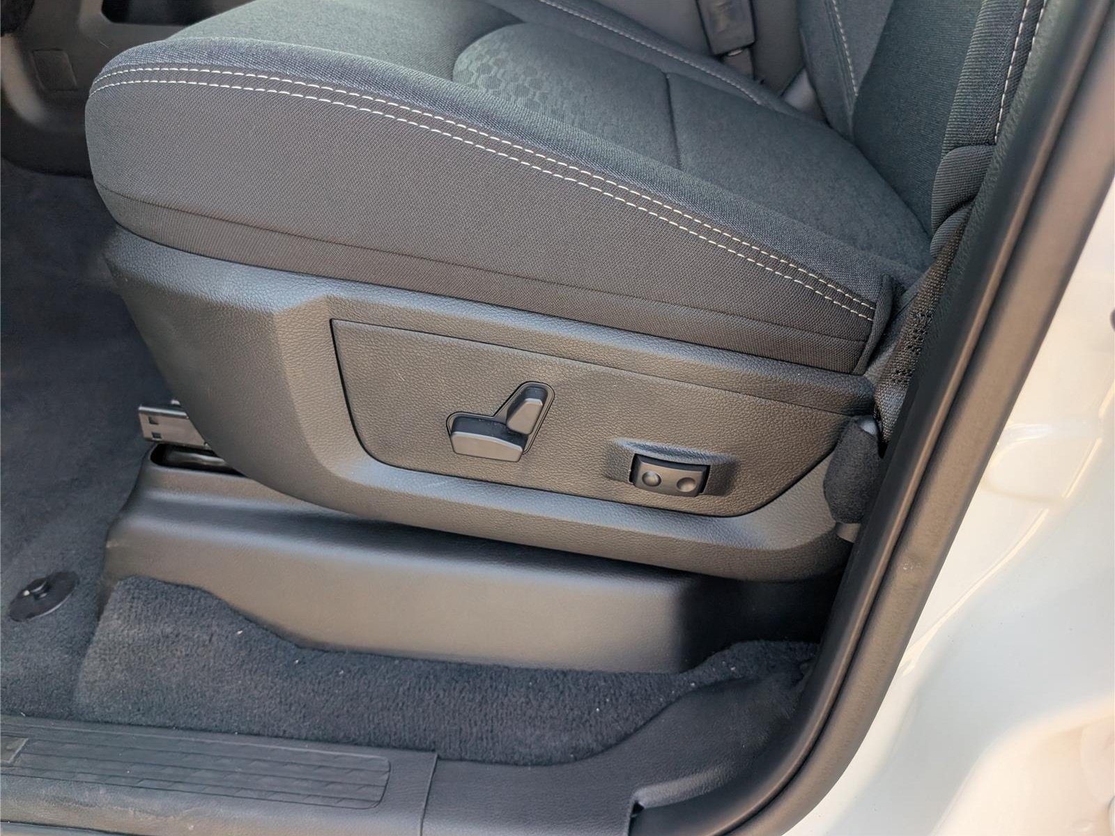 New 2026 RAM 2500 Big Horn AWD/4WD image 16