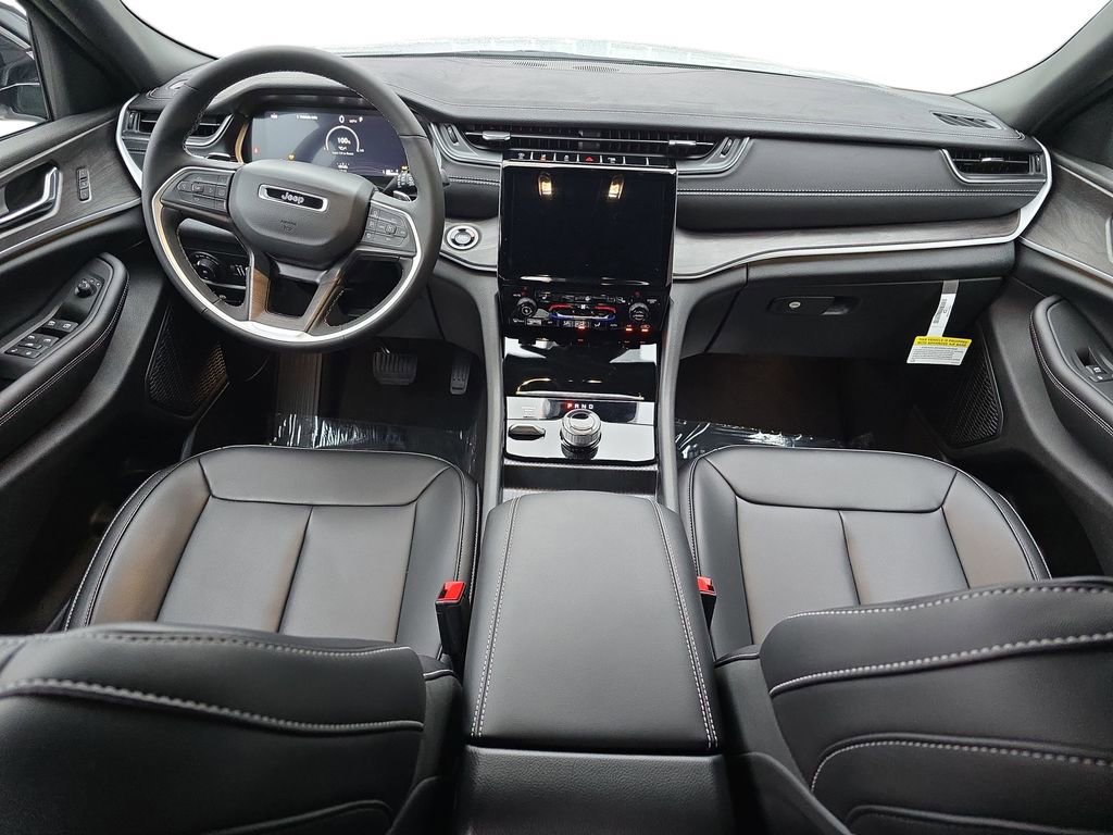 New 2025 Jeep Grand Cherokee L Limited w/ MOPAR Finishing Package image 9