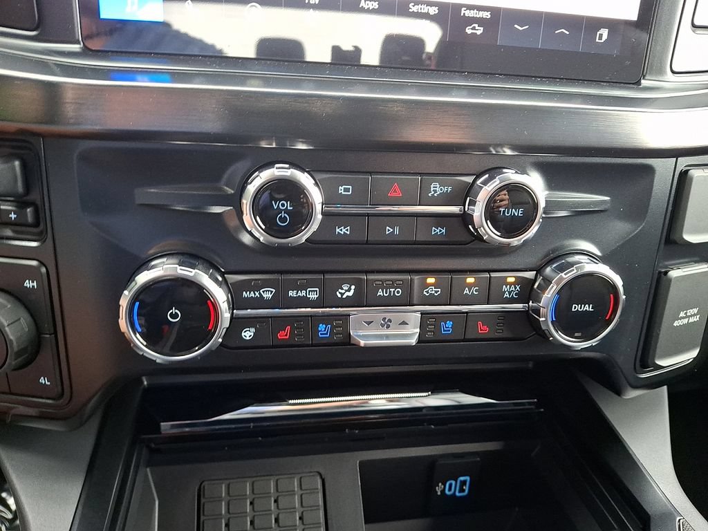 New 2026 Ford F250 Lariat w/ Black Appearance Package AWD/4WD image 11