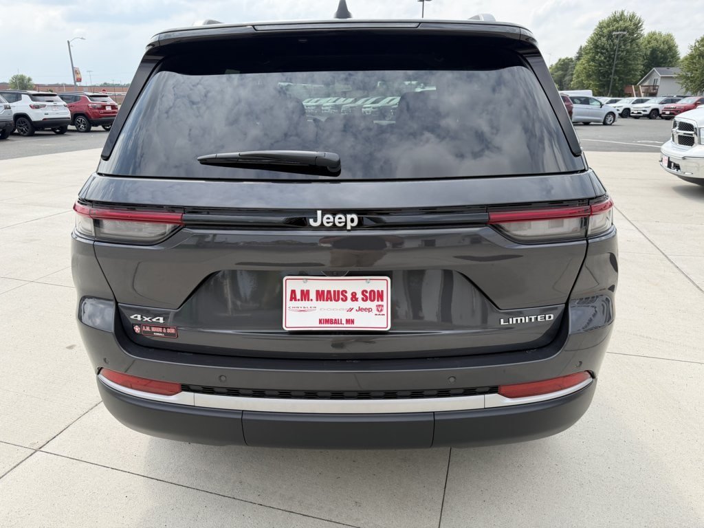 New 2026 Jeep Grand Cherokee Limited w/ Trailer Tow Package AWD/4WD image 7