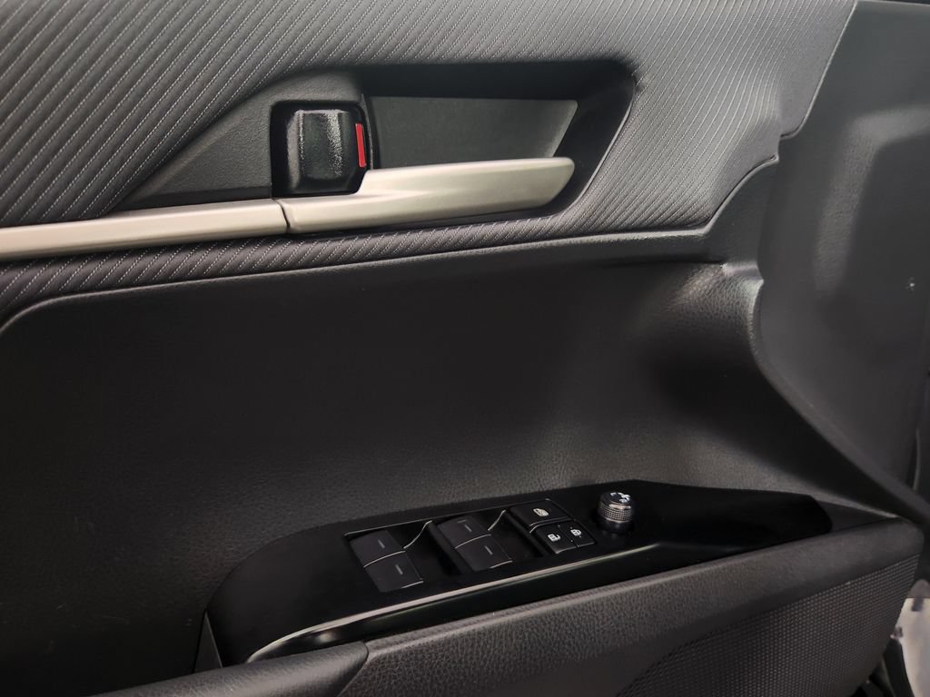 Used 2025 Toyota Camry SE FWD image 10