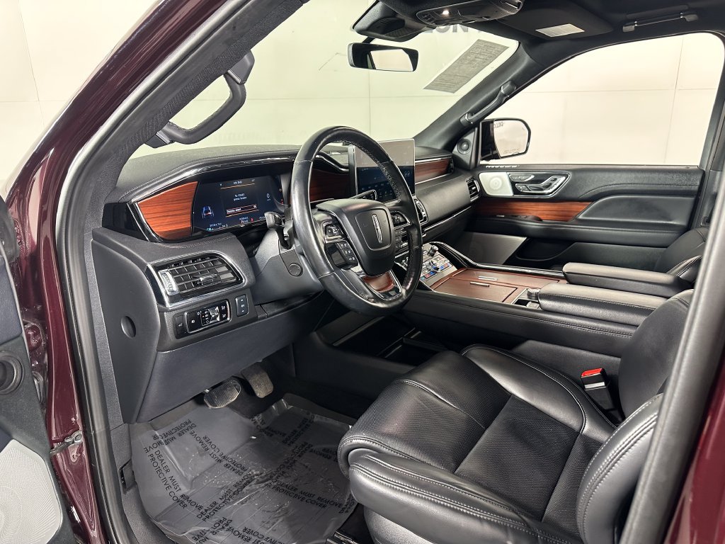 Used 2024 Lincoln Navigator L Reserve AWD/4WD image 17