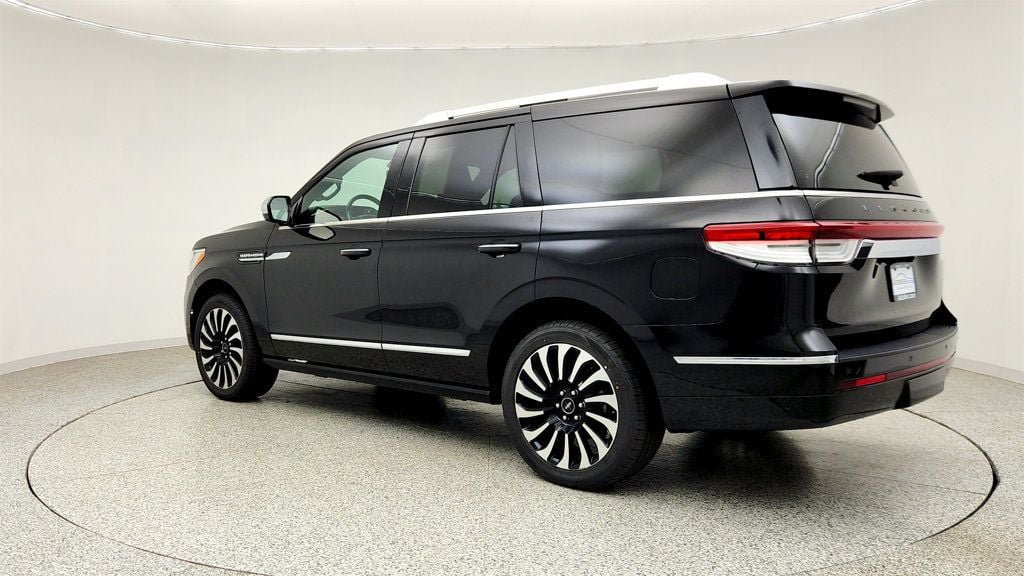 Used 2022 Lincoln Navigator Black Label AWD/4WD image 7