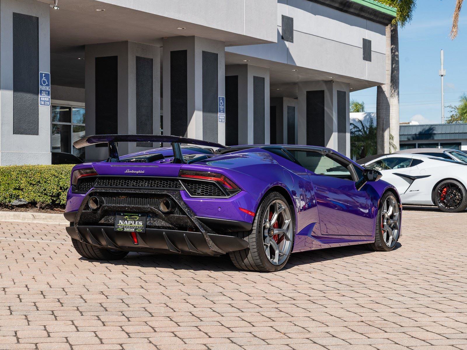 Used 2019 Lamborghini Huracan Performante image 22