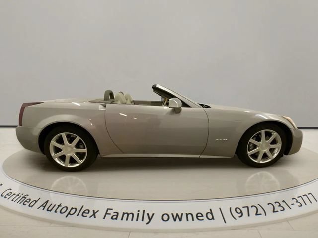 Used 2005 Cadillac XLR RWD image 10