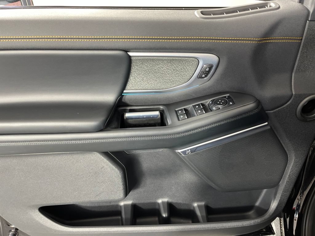 Used 2025 Ford Expedition Tremor AWD/4WD image 32
