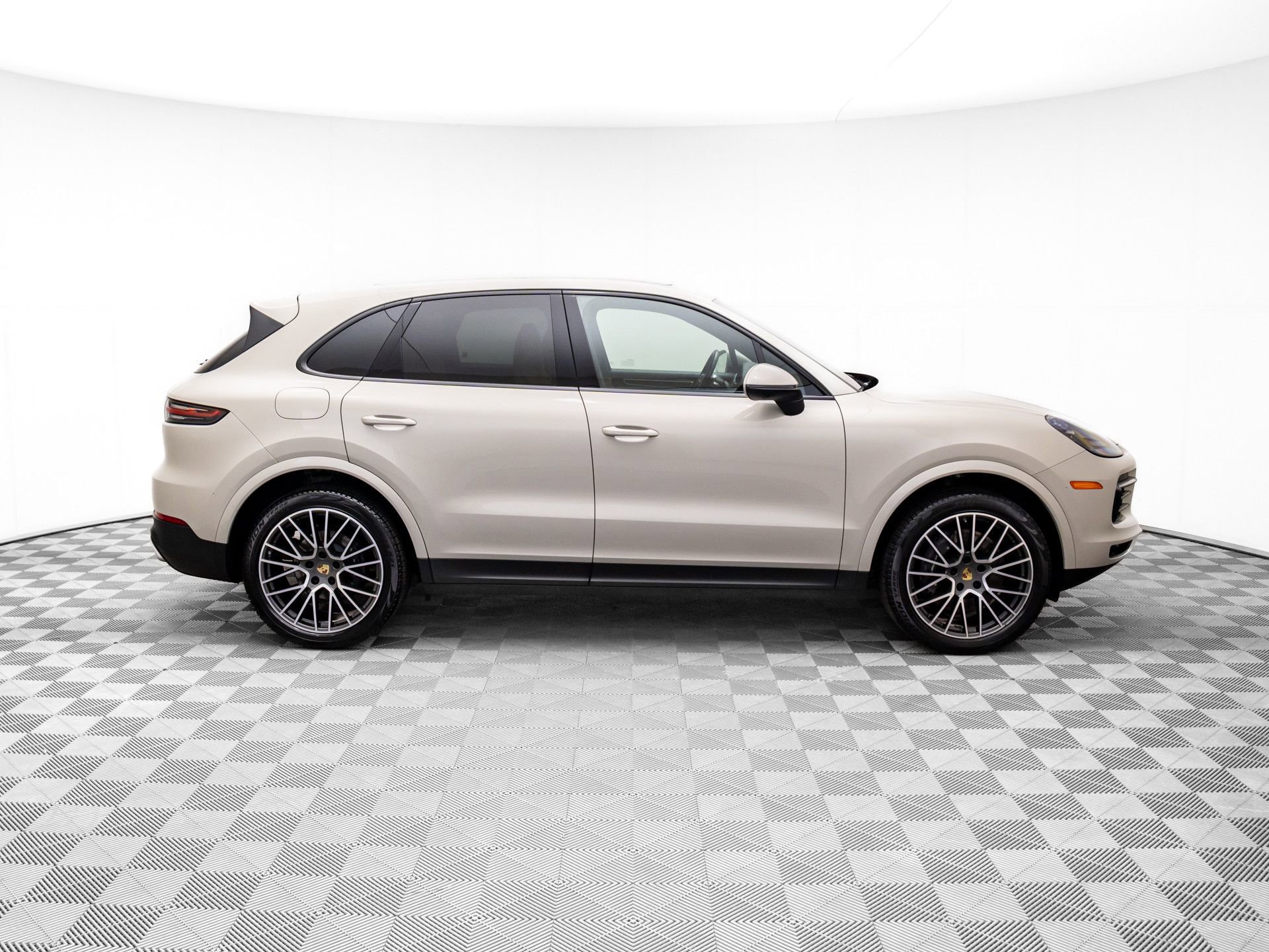 Certified 2023 Porsche Cayenne image 8