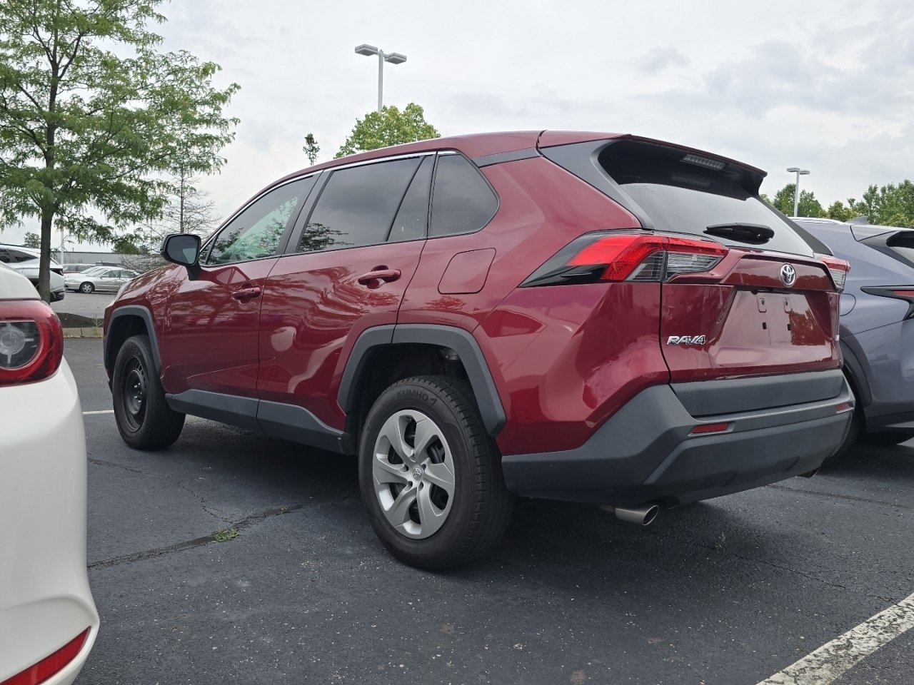 Used 2023 Toyota RAV4 LE FWD image 5