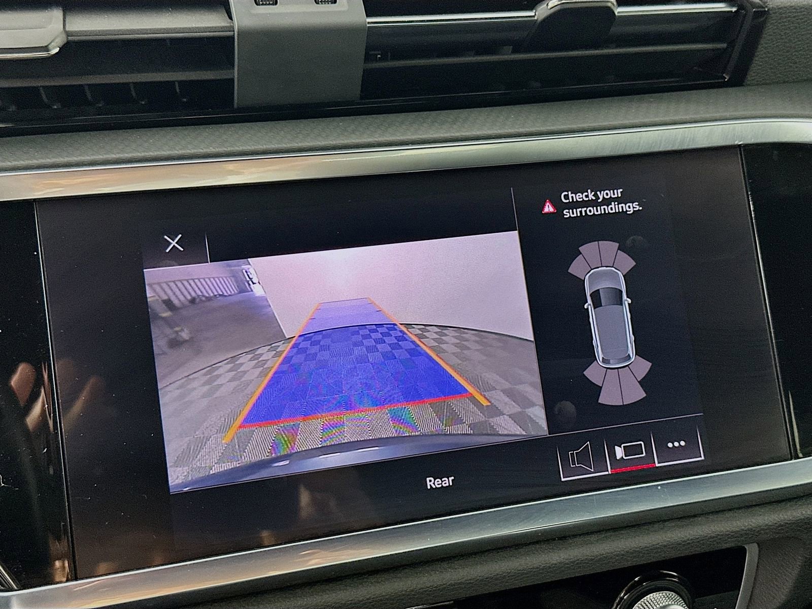 Used 2020 Audi Q3 2.0T Premium w/ Convenience Package AWD/4WD image 13