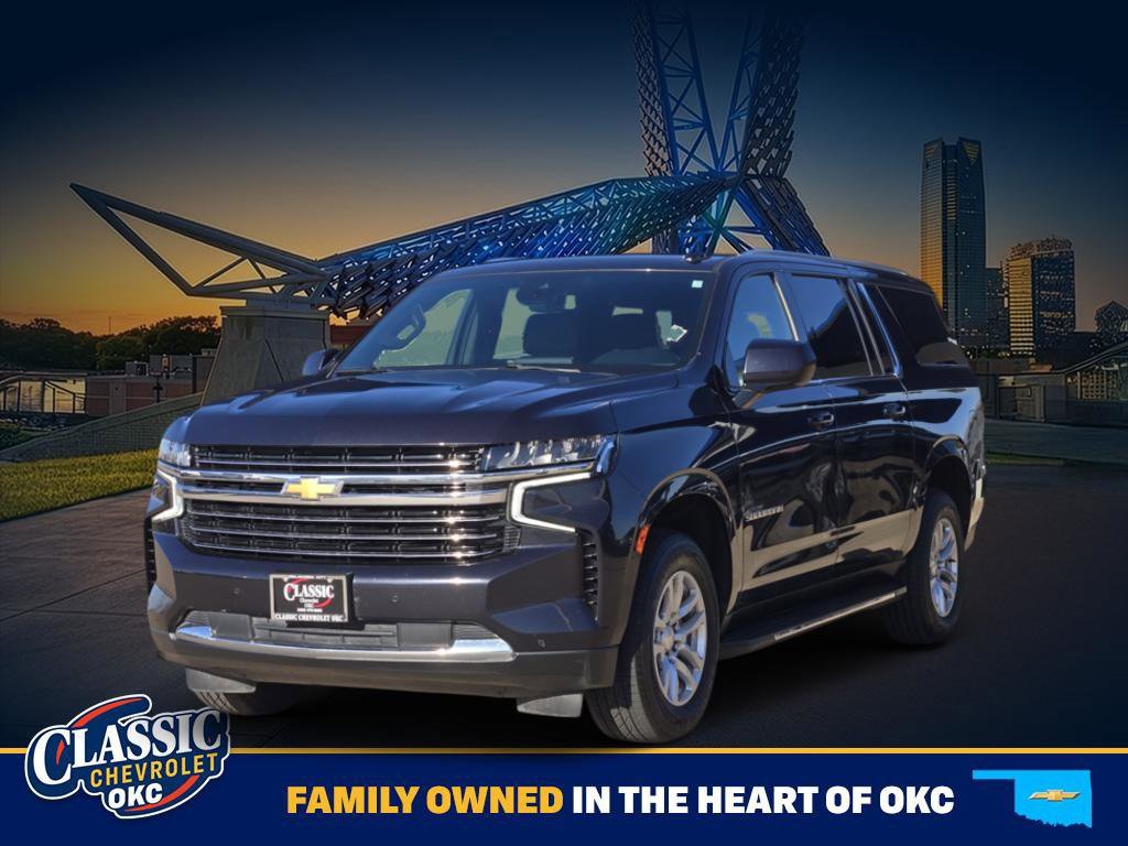 Used 2023 Chevrolet Suburban LT image 3