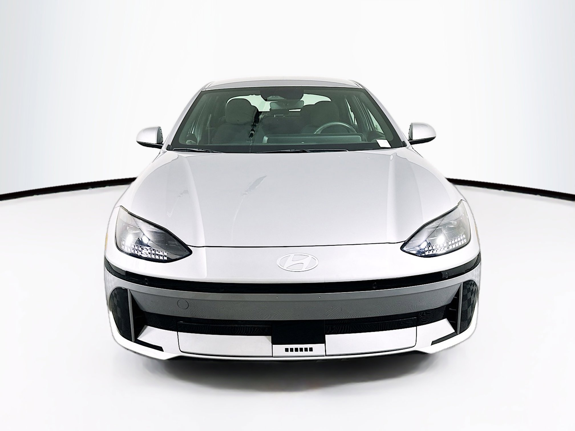 Used 2024 Hyundai Ioniq 6 SE image 2