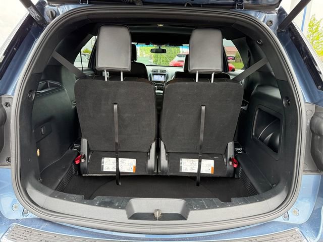 Certified 2018 Ford Explorer XLT w/ Equipment Group 202A FWD image 27