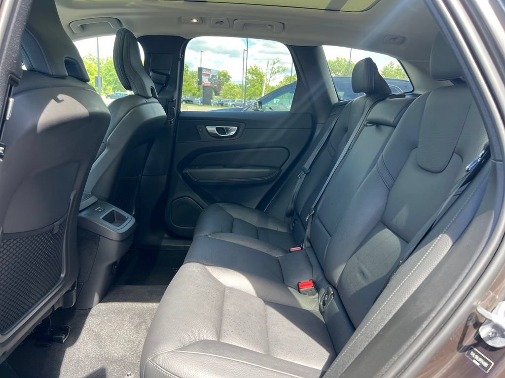 Used 2024 Volvo XC60 B5 Plus w/ Climate Package AWD/4WD image 5