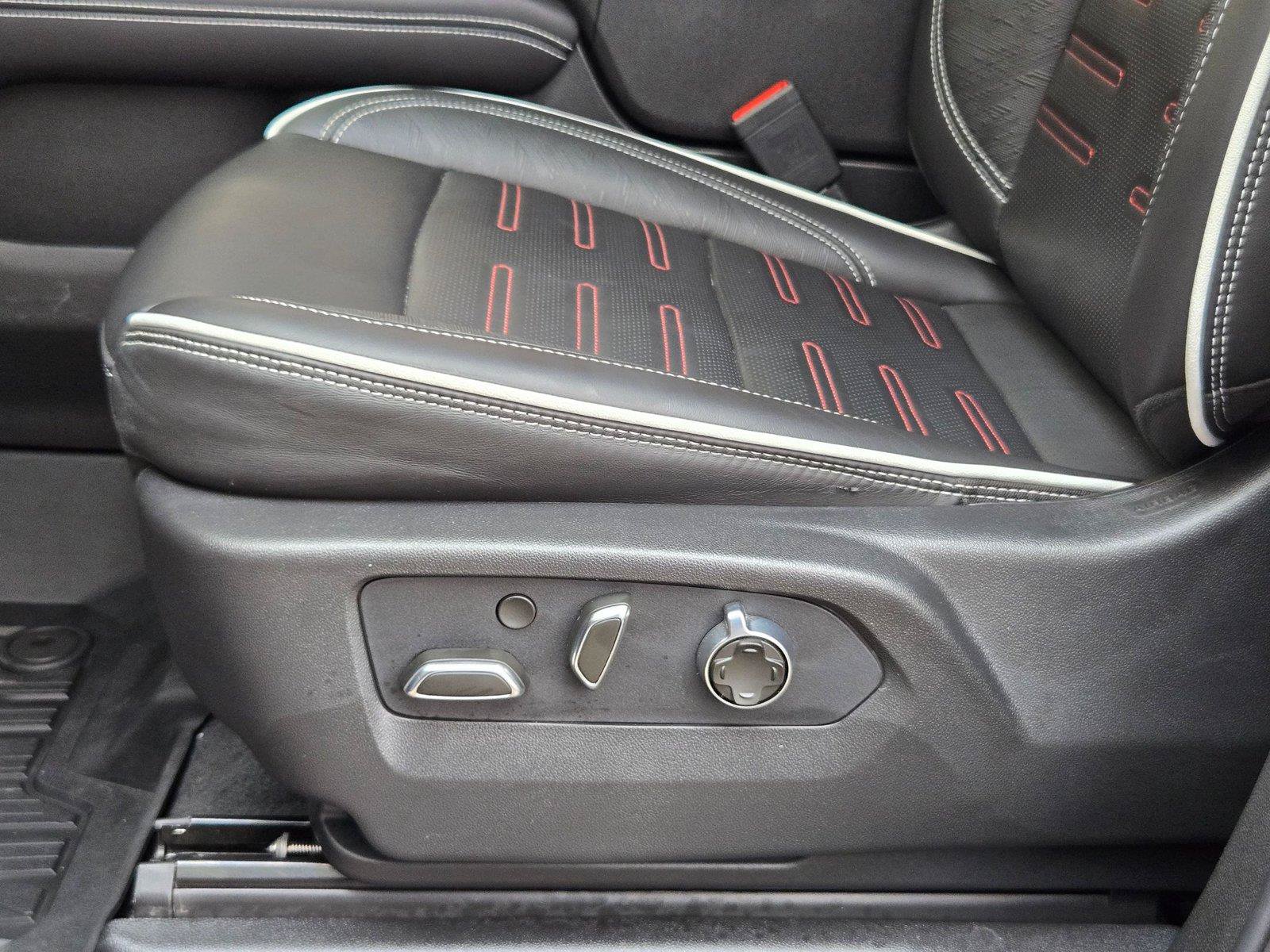Used 2026 GMC Yukon AT4 Ultimate w/ LPO, Floor Liner Package AWD/4WD image 29