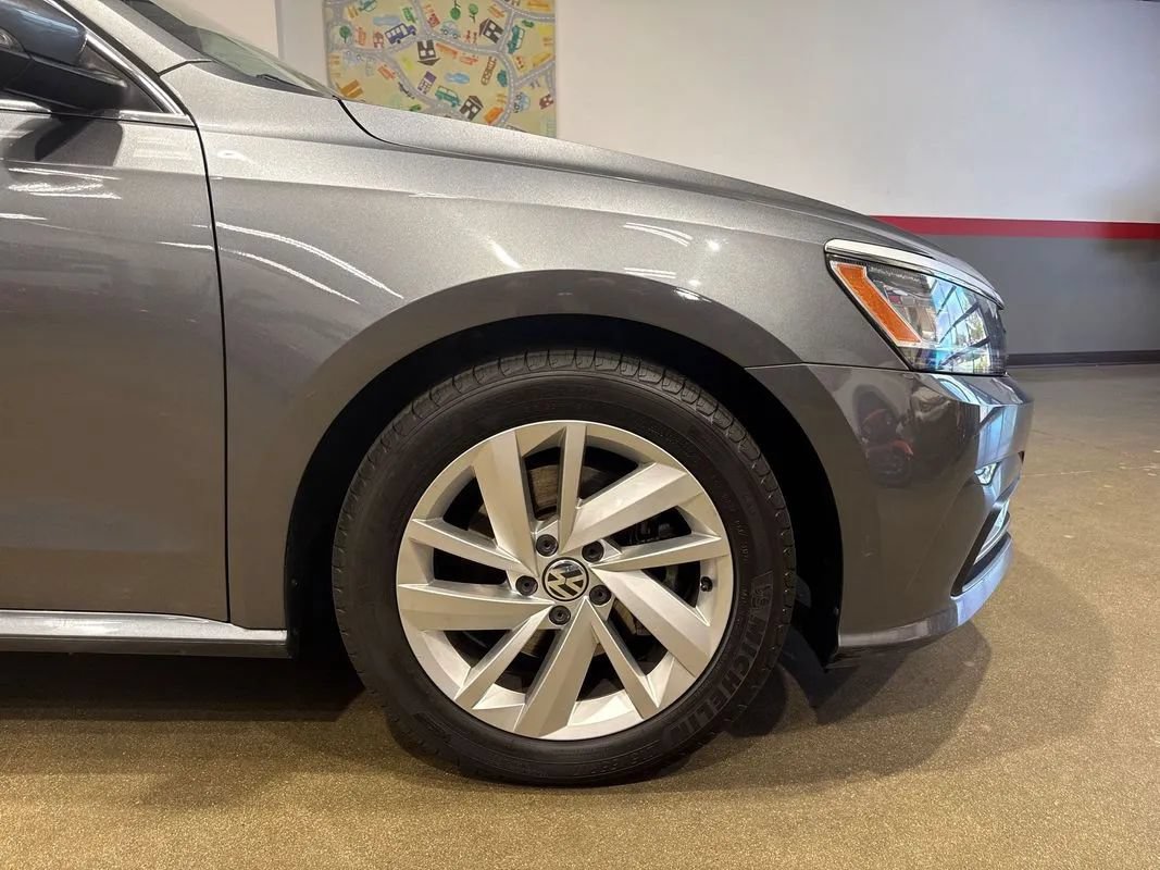Used 2018 Volkswagen Passat 2.0T SE FWD image 58
