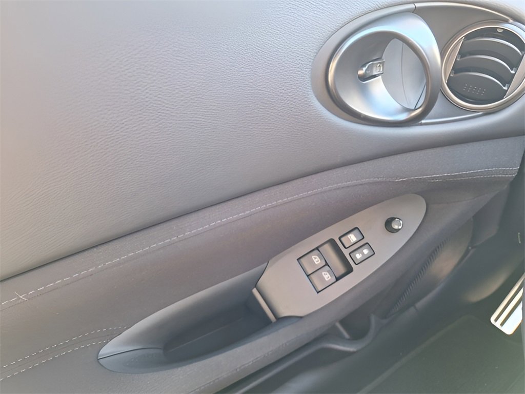 Used 2025 Nissan Z Sport w/ Floor Mat Package image 17