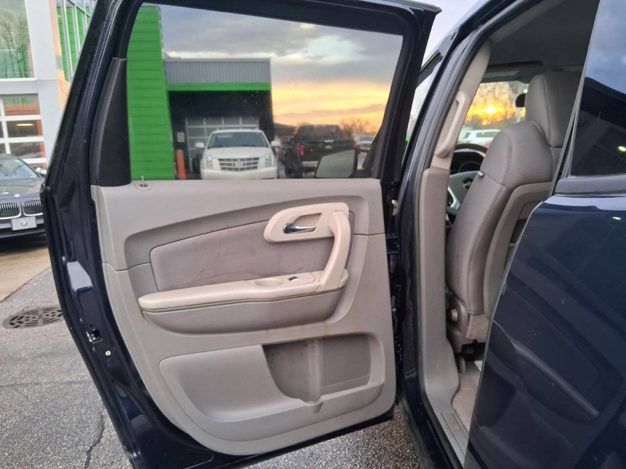 Used 2010 Chevrolet Traverse LS FWD image 14