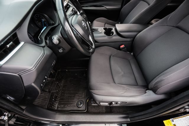 Used 2023 Toyota Venza LE AWD/4WD image 49