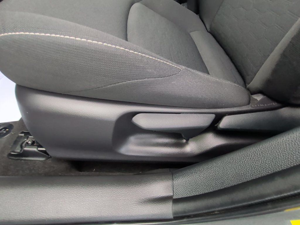 Used 2025 Toyota Corolla SE FWD image 12