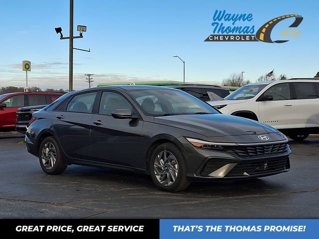 Used 2024 Hyundai Elantra Blue image 1