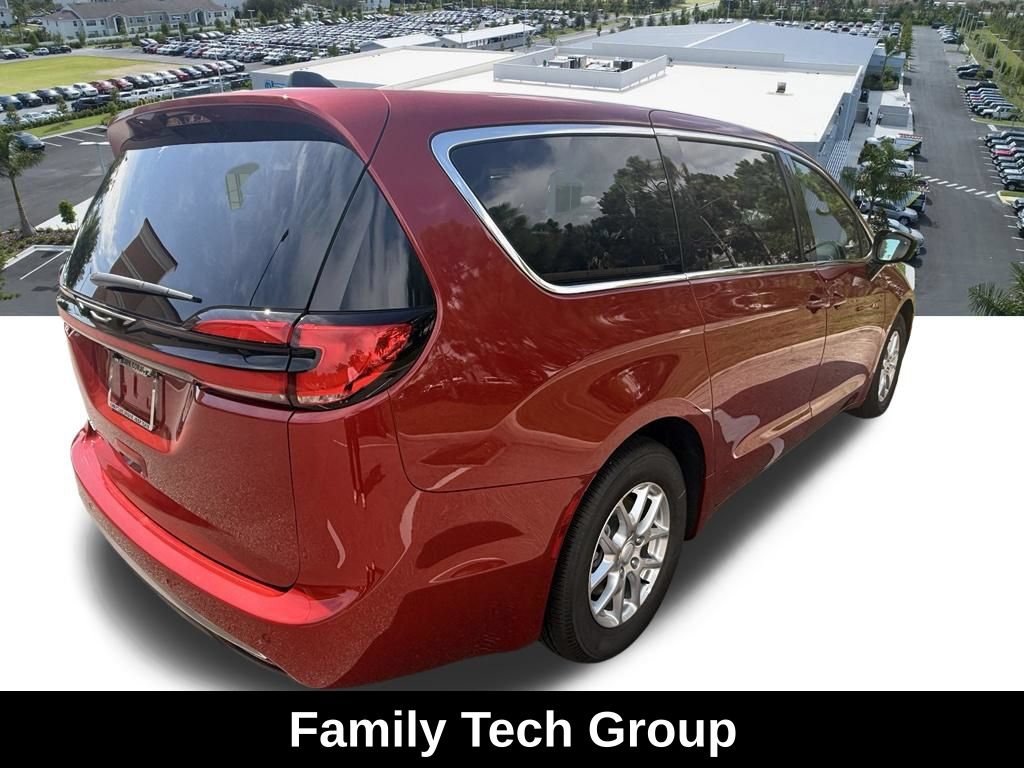 New 2027 Chrysler Pacifica Select w/ Family Tech Group FWD image 4