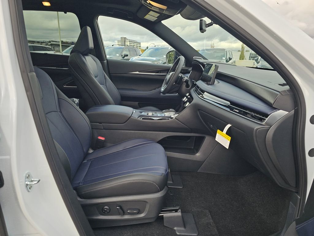 New 2026 INFINITI QX60 Sport image 11