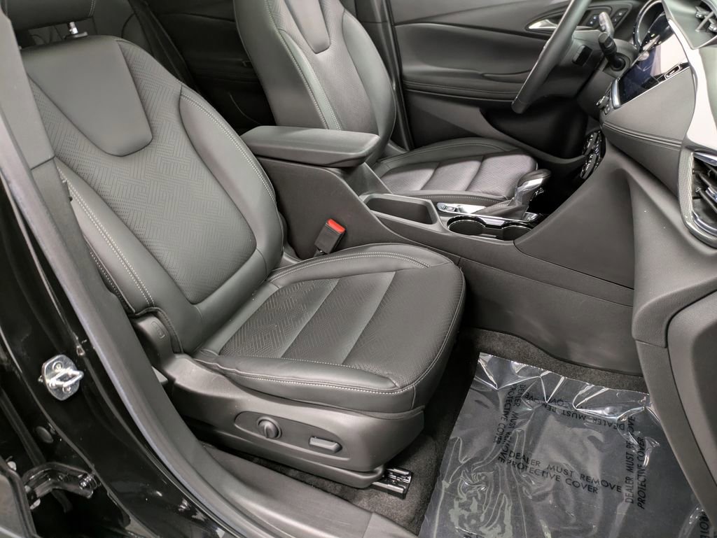 Used 2022 Buick Encore GX Essence w/ Advanced Technology Package FWD image 29