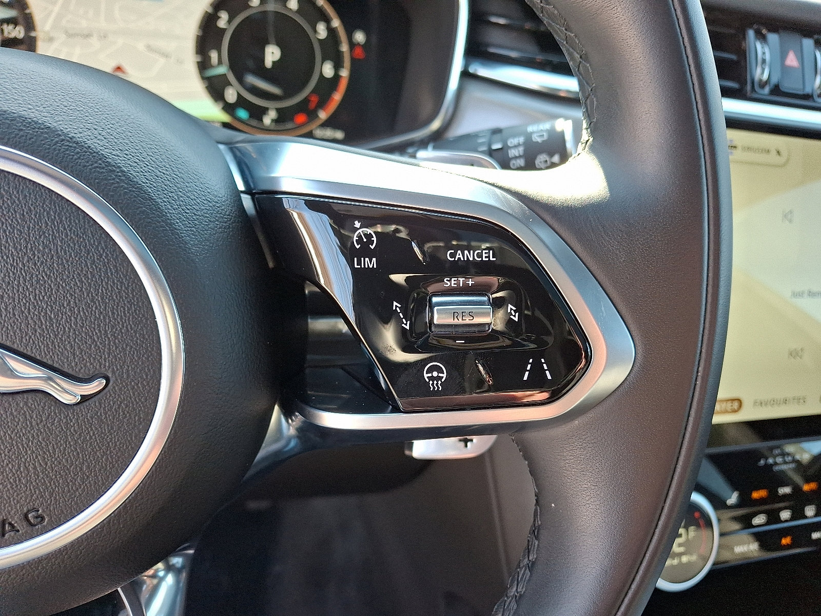 Used 2026 Jaguar F-PACE R-Dynamic S image 22