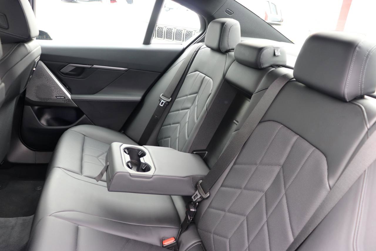 Used 2026 BMW 530i xDrive AWD/4WD image 24