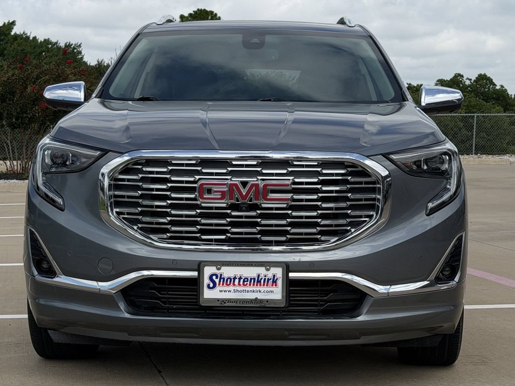 Used 2020 GMC Terrain Denali w/ Denali Premium Package FWD image 7