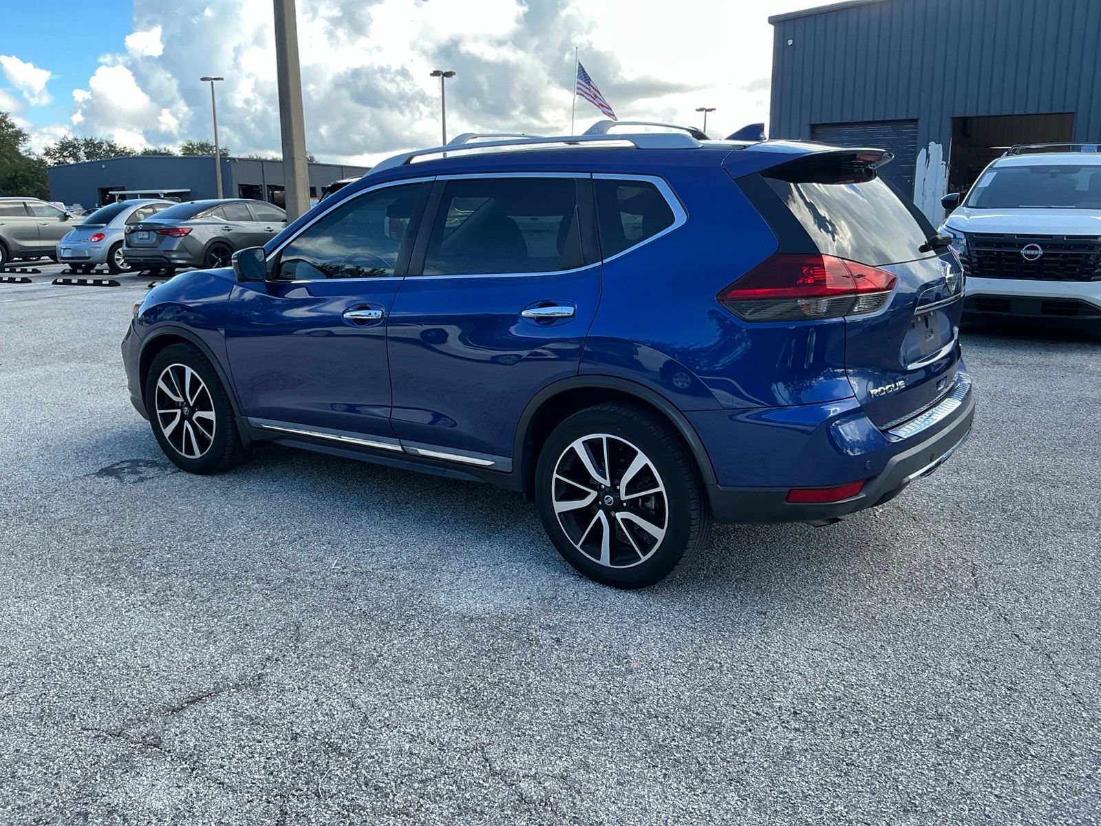 Used 2020 Nissan Rogue SL w/ Premium Package FWD image 6