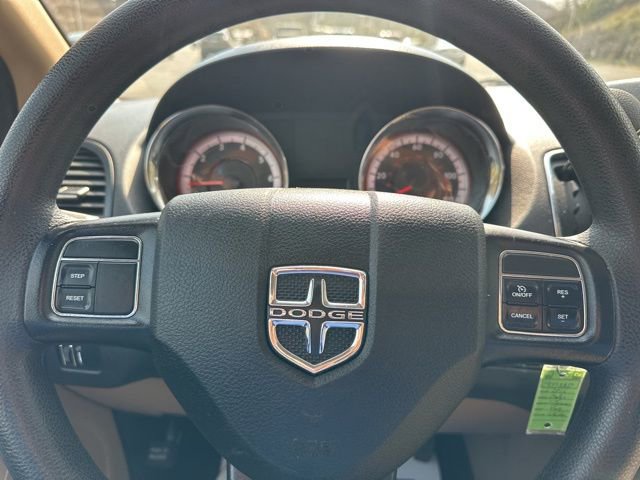 Used 2016 Dodge Grand Caravan SXT image 12