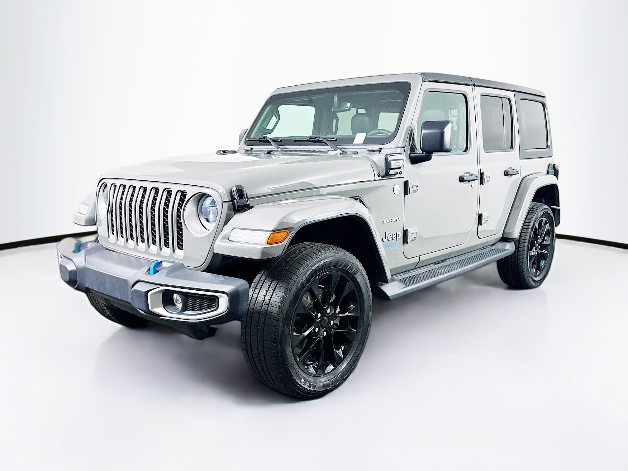 Used 2023 Jeep Wrangler Sahara image 3
