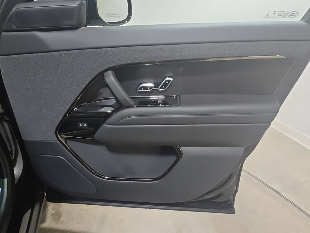 New 2026 Land Rover Range Rover Sport Dynamic SE AWD/4WD image 30