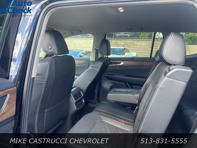 Used 2025 Volkswagen Atlas SE AWD/4WD image 7