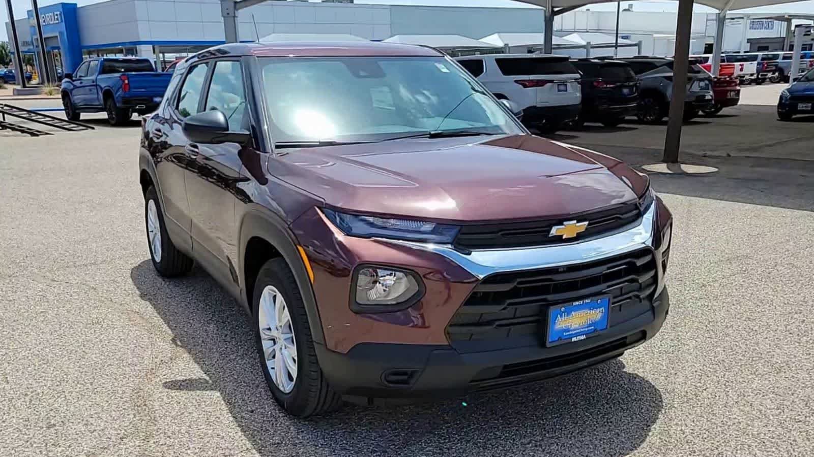 Used 2023 Chevrolet TrailBlazer LS AWD/4WD image 2