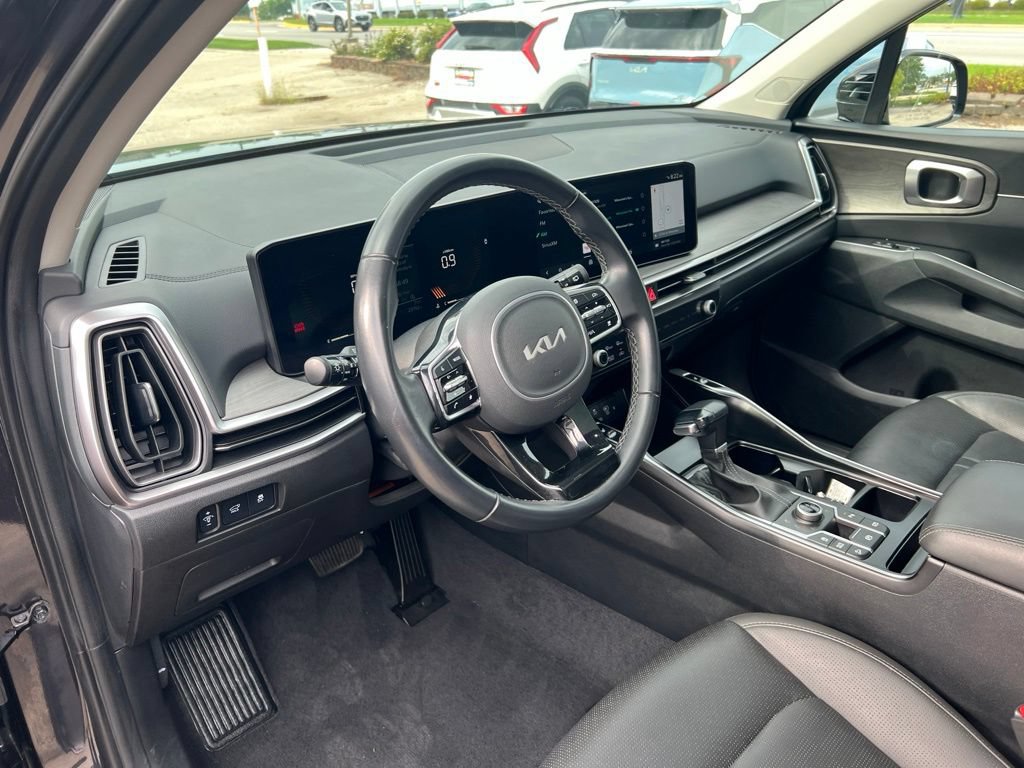 Certified 2025 Kia Sorento X-Line EX AWD/4WD image 6