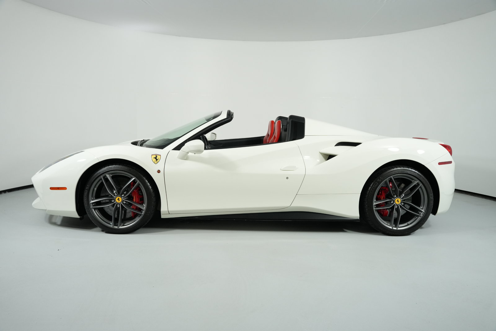 Certified 2017 Ferrari 488 Spider RWD image 22