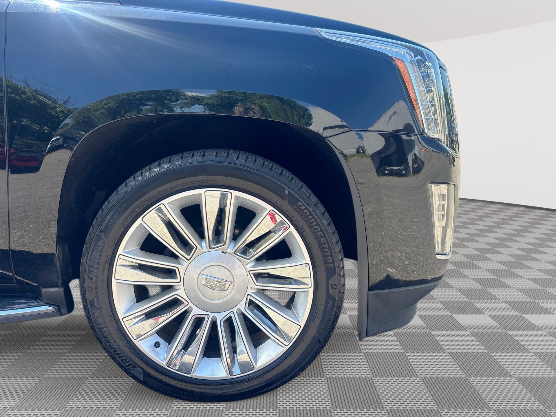 Used 2016 Cadillac Escalade Platinum AWD/4WD image 31