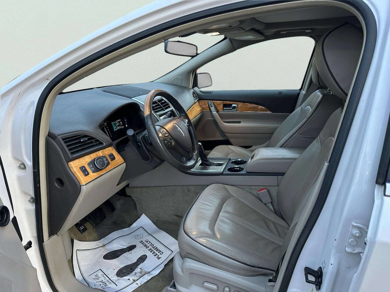 Used 2015 Lincoln MKX AWD w/ Equipment Group 102A image 9