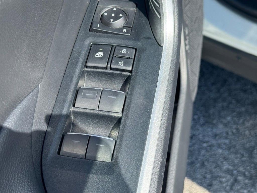 Used 2025 Toyota RAV4 XLE AWD/4WD image 16
