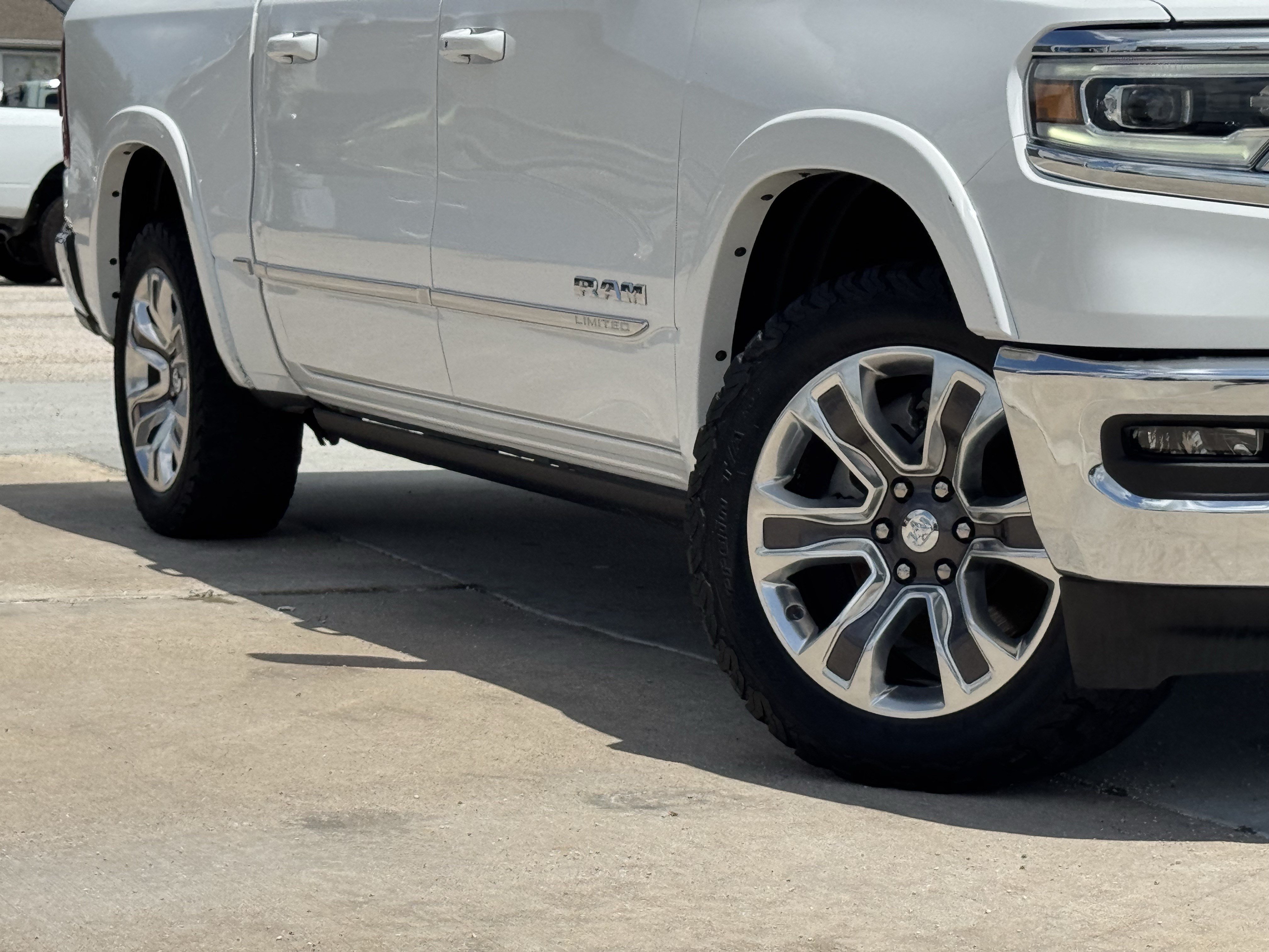 Used 2024 RAM 1500 Limited AWD/4WD image 12