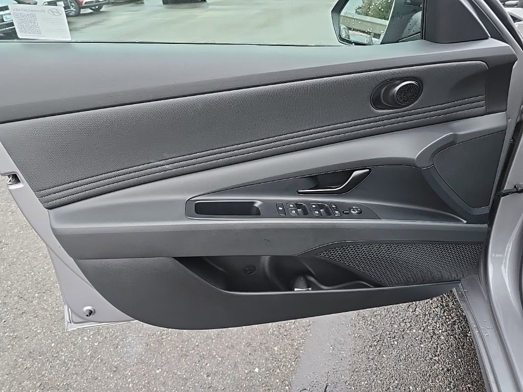Certified 2025 Hyundai Elantra SEL image 22