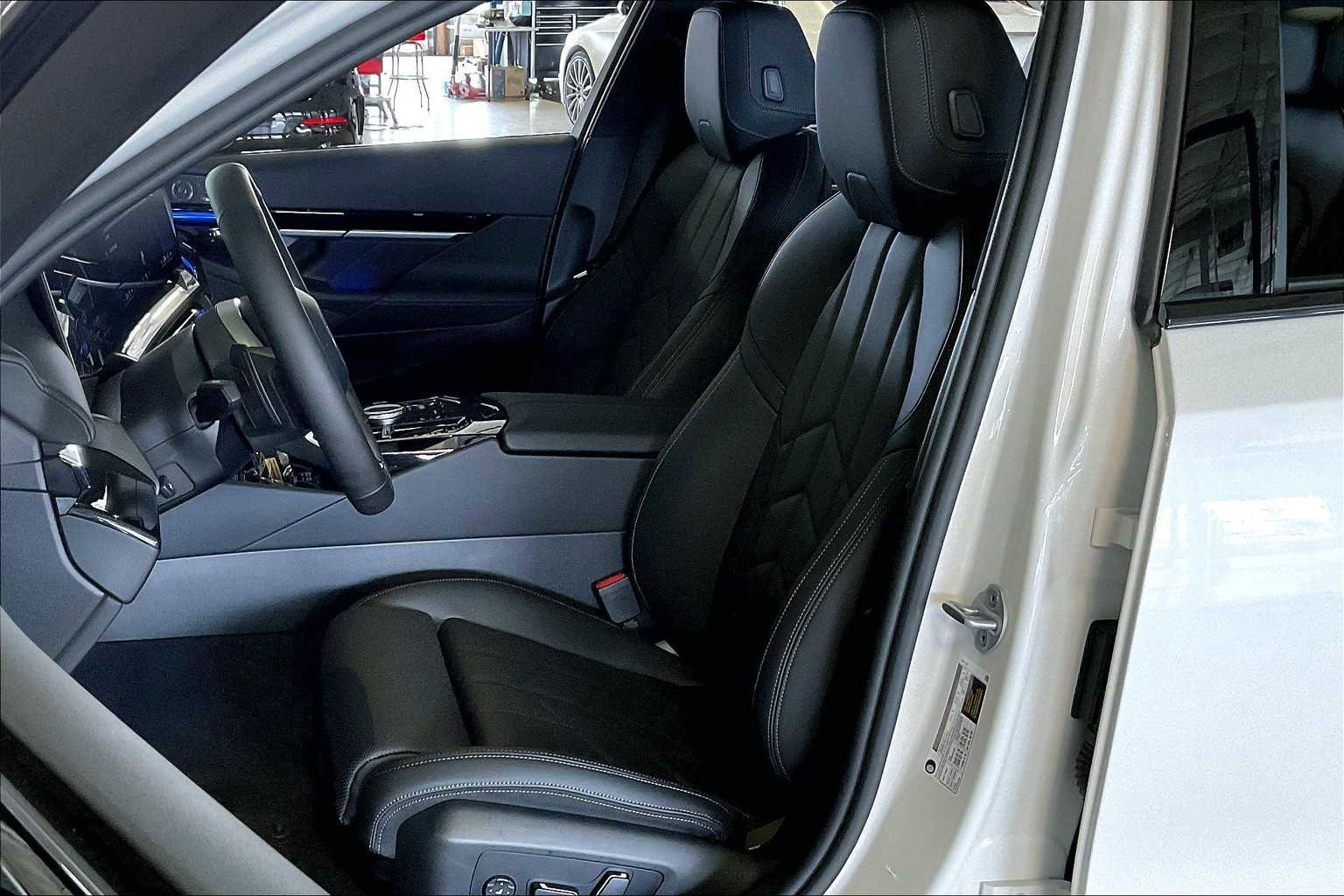 New 2025 BMW 530i 530i image 9