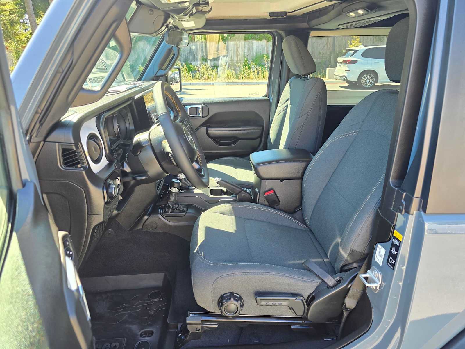 Used 2024 Jeep Wrangler Sport AWD/4WD image 19