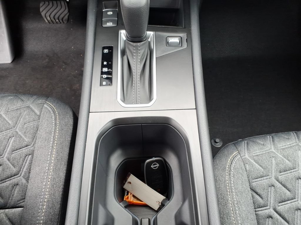 New 2026 Nissan Kicks SV w/ SV Premium Package AWD/4WD image 25
