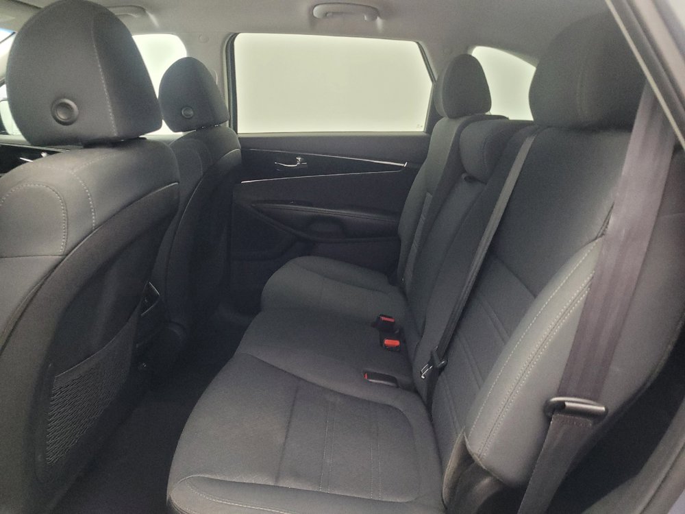 Used 2020 Kia Sorento LX AWD/4WD image 18