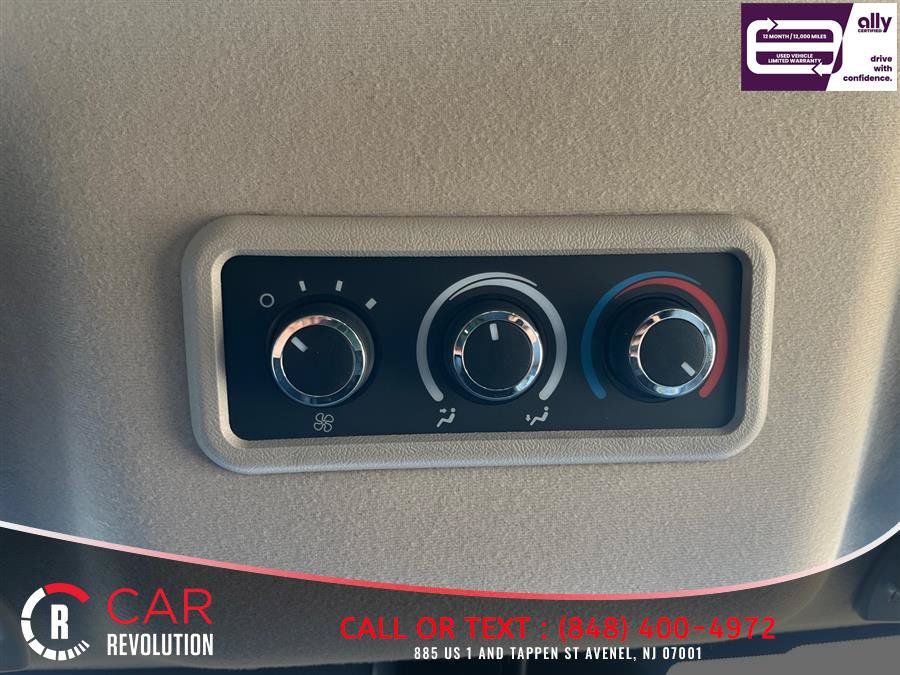 Used 2024 Chevrolet Express 3500 LT w/ LT Preferred Equipment Group RWD image 16